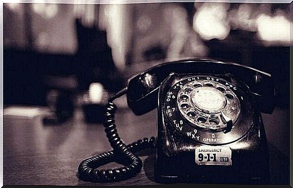 An old phone